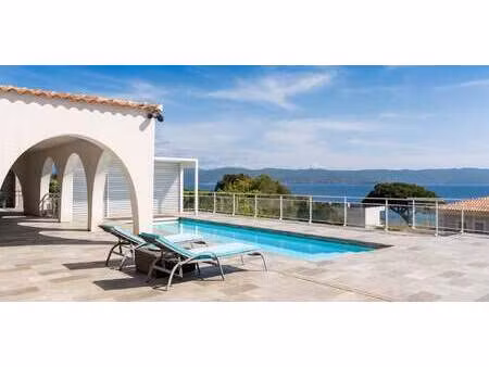 villa avec piscine et jardin ajaccio (2a)