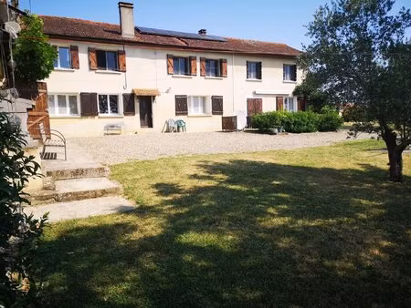 rare ! à vendre près de marciac : maison (ancienne ferme) de 2 7 ha  avec 2 gîtes et des..