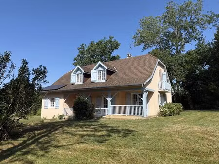 charmante maison avec 5 chambres à salies-de-béarn