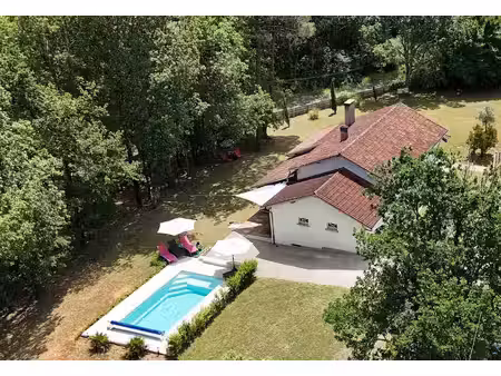 magnifique maison de campagne entre vignes et forêts avec piscine