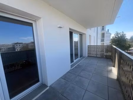 location appartement 3 pièces 66m² reze 44400