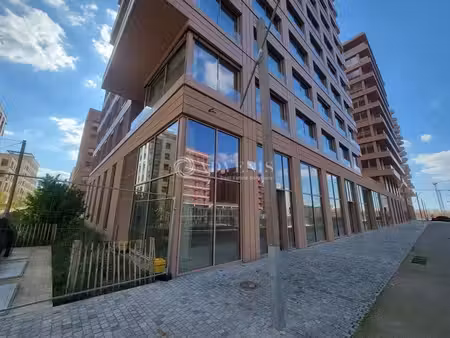 location commerce 75m²