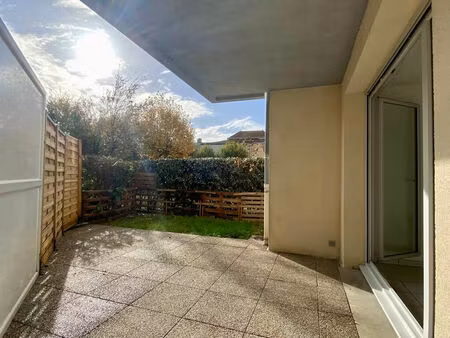 quartier sacré coeur - appartement t2 avec terrasse et garage fermé