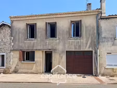 maison à renover avec fort potentiel  cour et garage