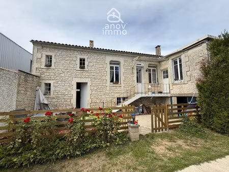 maison en pierre avec beaux volumes