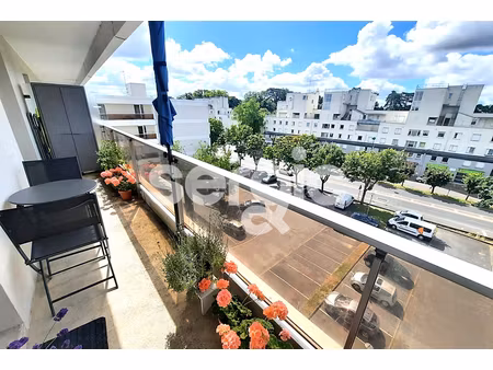 f2 vendu loué avec balcon  cave et parking