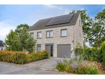 villa située dans un quartier calme