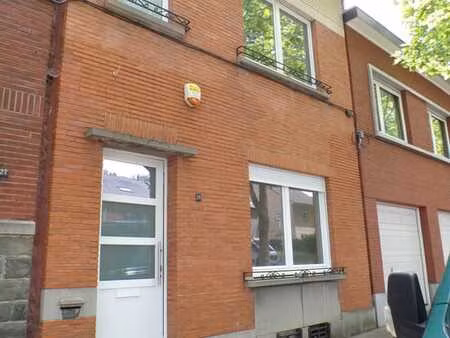magnifique maison bel etage idealement située avec jardin
