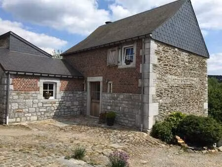 petite maison à la campagne