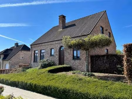 villa 4 façades dans un quartier calme