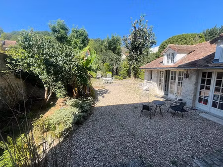 location maison 7 pièces 220 m² à villennes-sur-seine (78670)  3 150 €