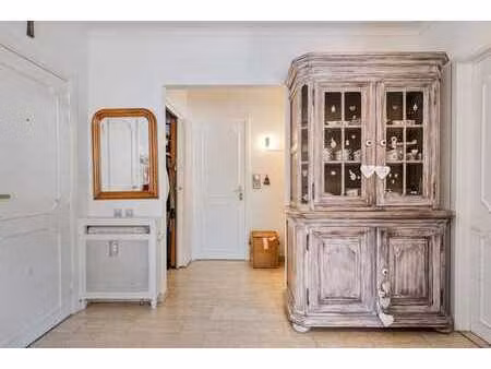 magnifique appartement-penthouse authentique situé dans un q