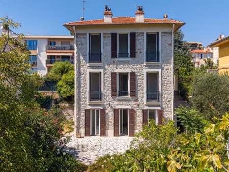 maison de luxe à louer dans le quartier cimiez