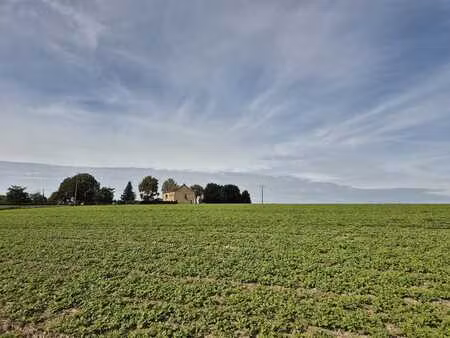 très belle parcelle de terrain à bâtir dans un environnement