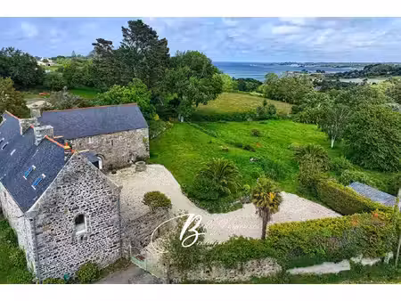 a vendre manoir de caractère en bord de mer plougrescant