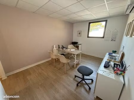 bureau professionnel 21 m² à louer – pôle santé – ventabren
