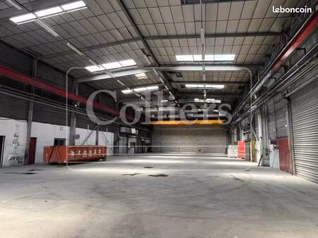 local logistique 1 520 m²