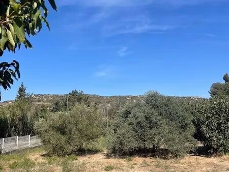 terrain 1049 m² istres