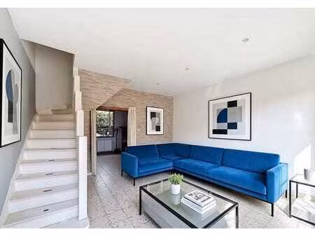 maison 3 façades à renover située au calme