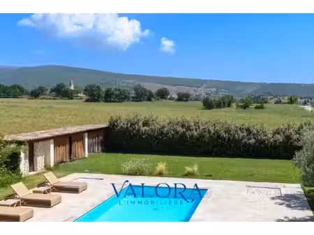maison de luxe à vendre à ongles