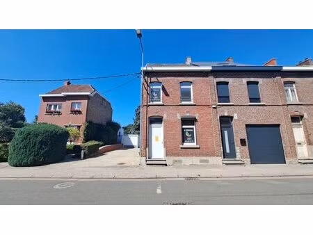 bonne maison deux chambres et grand jardin
