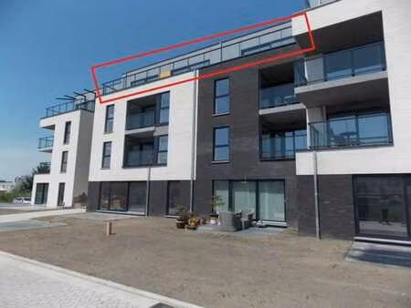 penthouse 3ch avec terrasse  pkg intérieur et pkg extérieur
