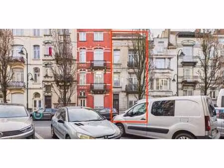 une maison d’habitation avec jardin