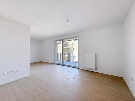 location appartement 2 pièces 43 m² à valenciennes (59300)