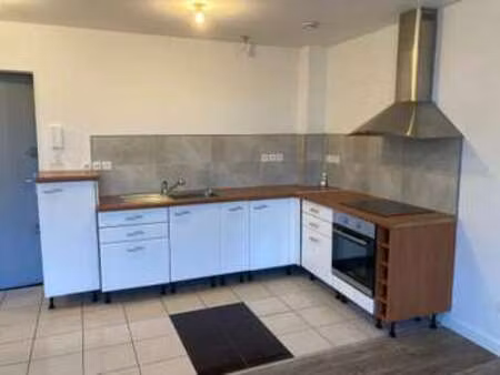 location appartement 2 pièces à montauban (82000) : à louer 2 pièces / 44m² montauban