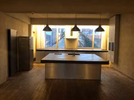 magnifique loft 200m2  4 chambres + bureau