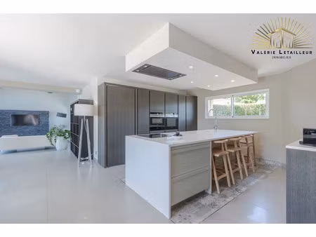vente maison 9 pièces 252 m² à saint-germain-du-puch (33750)  790 000 €