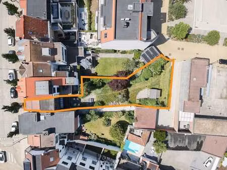maison idyllique de 3 chambres avec un grand terrain à duinb