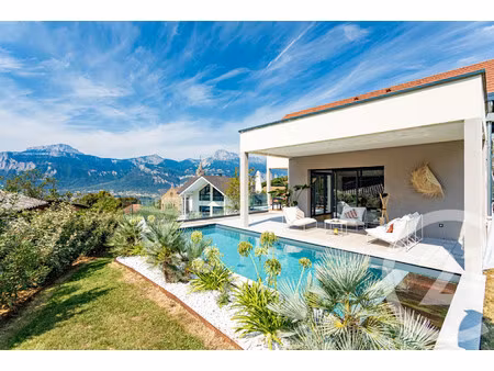 maison de luxe à vendre à domène