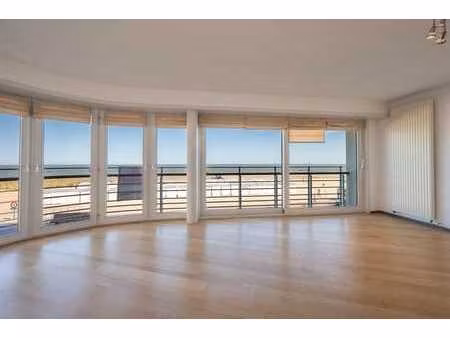 bel appartement d’angle prêt à emménager  offrant une magnif