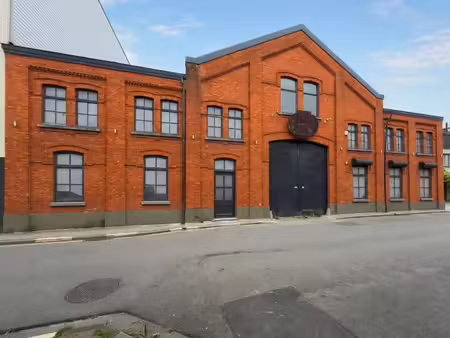uniek historisch pand van 700 m² op toplocatie aan afrit ...