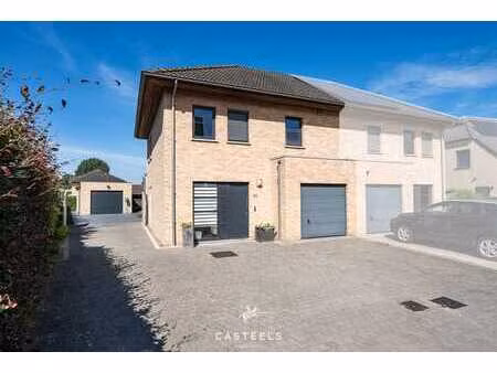 maison économe en énergie avec annexe multifonctionnelle à k