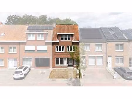 maison avec grand jardin à temse