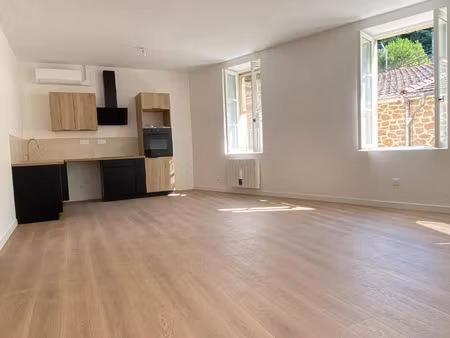 location appartement 3 pièces 92 m² à serrières (07340)