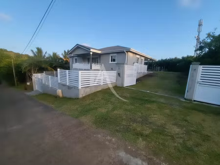 location villa 4 pièces 133.86 m² à ducos (97224)  1 850 €