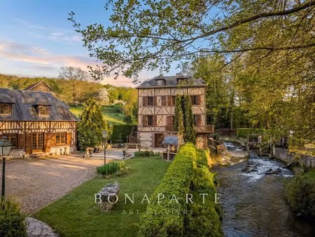 domaine de 1 hectare avec rivière  moulin et maisons à colombages