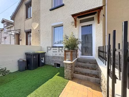 maison mitoyenne entièrement rénovée 3 chambres terrasse et