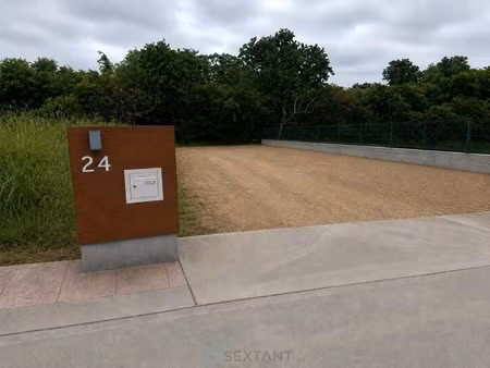 terrain constructible de 1 051 m² dans un lotissement privé à saint-françois