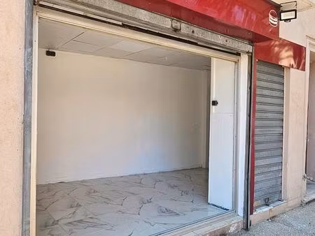 local commercial pas de porte
