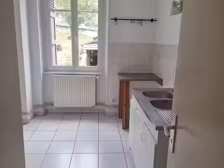 location appartement 4 pièces 70 m² à sainte-marie-aux-mines (68160)