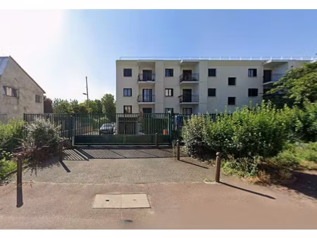 box en sous sol/ creteil