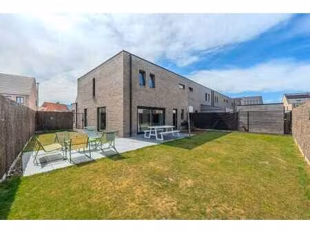 maison récente (2019) avec 3 chambres à ter yde !