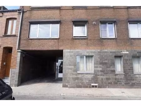 bon appartement 2 ch. balcon cave et garage