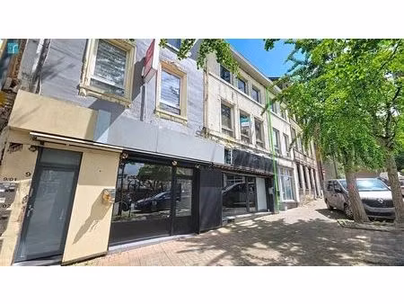 immeuble mixte à vendre à place des martyrs 8-9 gosselies (vbe44988)