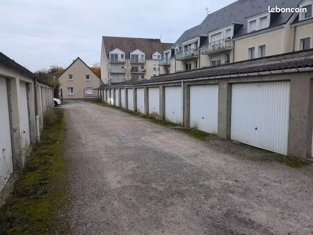 garage fermé cartier calme