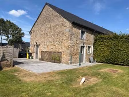 maison campagnarde confortable avec jardin près de la e25